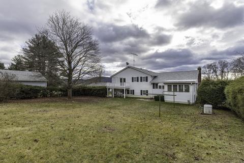 16 Lyman St, Easthampton, MA 01027 photo 4
