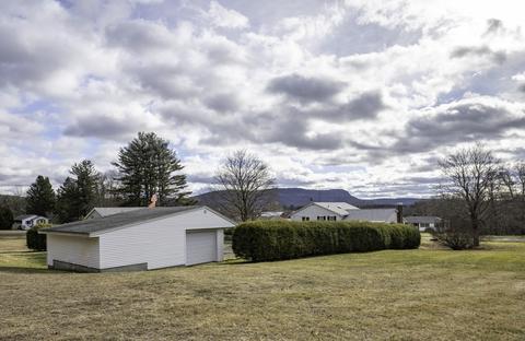 16 Lyman St, Easthampton, MA 01027 photo 7