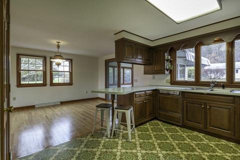 16 Lyman St, Easthampton, MA 01027 photo 17