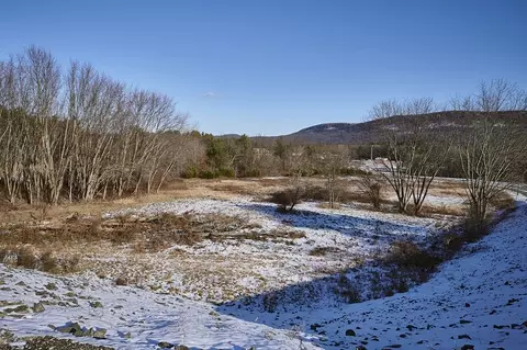 198 Park St, Easthampton, MA 01027