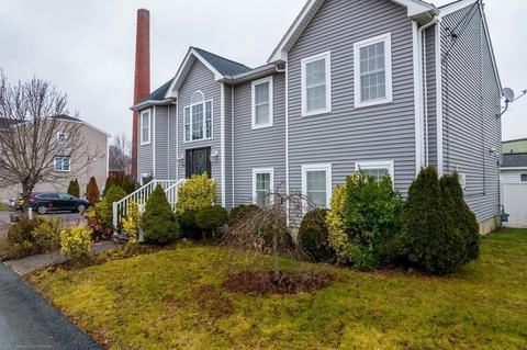 14 Abington Ln, Fall River, MA 02721 photo 4