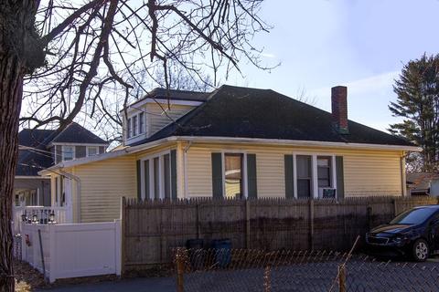 28 Nathaniel St, Springfield, MA 01109 photo 3