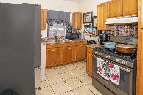 28 Nathaniel St, Springfield, MA 01109 photo 8