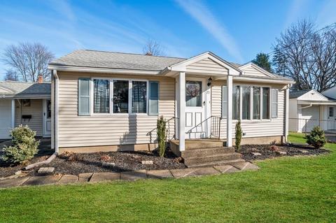 73 Searles St, Chicopee, MA 01020 photo 1