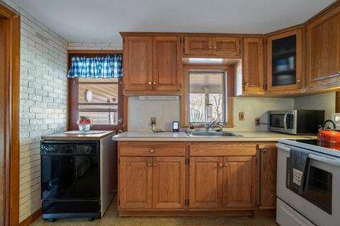 73 Searles St, Chicopee, MA 01020 photo 12