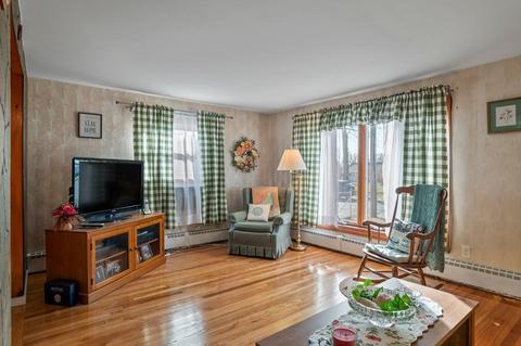 73 Searles St, Chicopee, MA 01020 photo 4