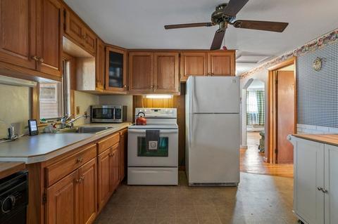 73 Searles St, Chicopee, MA 01020 photo 10