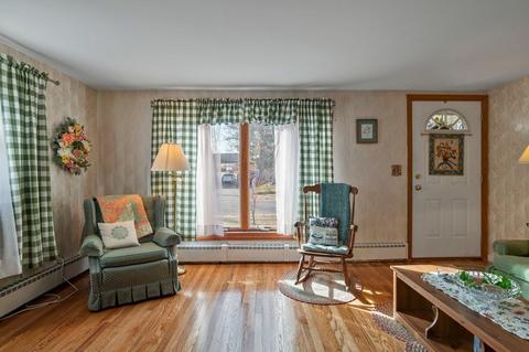 73 Searles St, Chicopee, MA 01020 photo 5