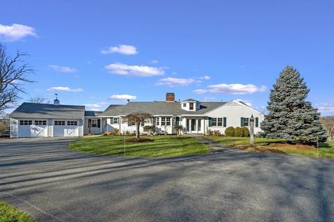 264 Sagamore St, Hamilton, MA 01982
