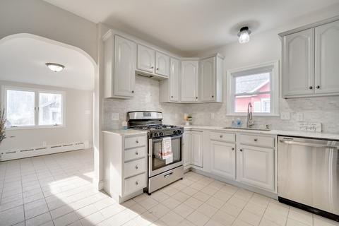 14 Leroy Pl, Springfield, MA 01104 photo 9