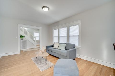 14 Leroy Pl, Springfield, MA 01104 photo 4