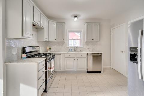 14 Leroy Pl, Springfield, MA 01104 photo 11