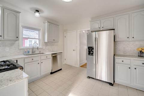 14 Leroy Pl, Springfield, MA 01104 photo 12