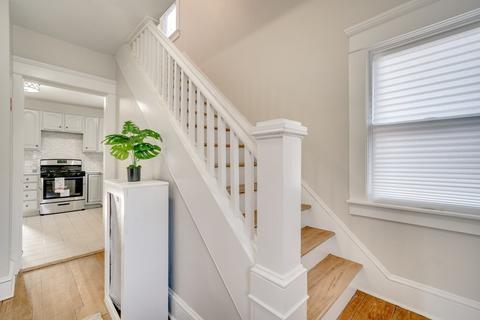14 Leroy Pl, Springfield, MA 01104 photo 2
