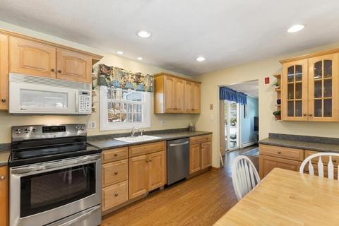 23 Walker Rd, Beverly, MA 01915 photo 13