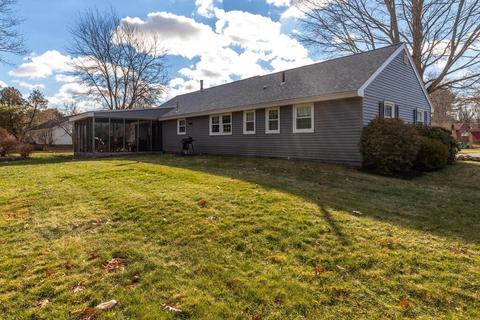23 Walker Rd, Beverly, MA 01915 photo 4