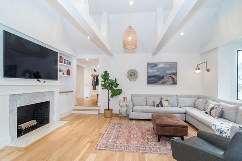 11 Vane St, Wellesley, MA 02482 photo 7