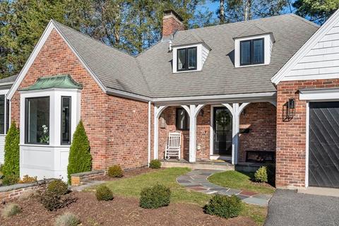 11 Vane St, Wellesley, MA 02482 photo 2