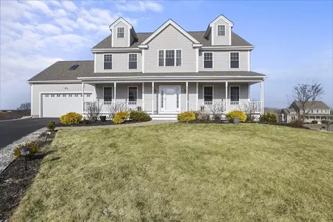 1 Hilltop Rd, Danvers, MA 01923 photo 1