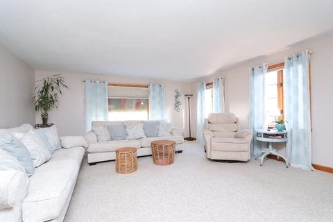 602 Parker St, Springfield, MA 01129 photo 6