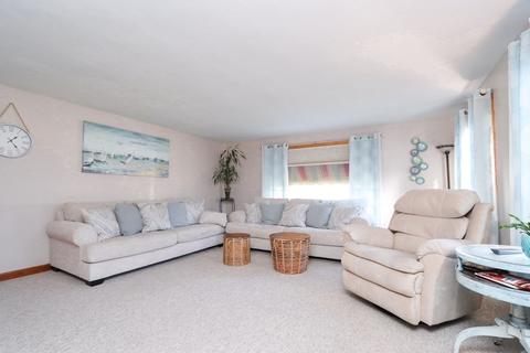 602 Parker St, Springfield, MA 01129 photo 5