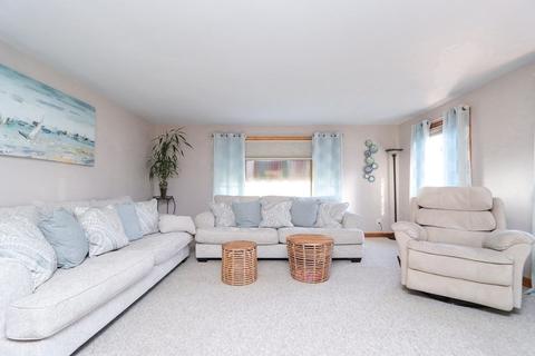 602 Parker St, Springfield, MA 01129 photo 4