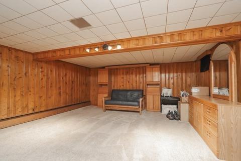 602 Parker St, Springfield, MA 01129 photo 24