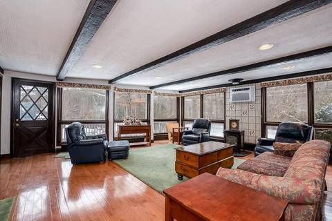 17 Oak St, Raynham, MA 02767 photo 4