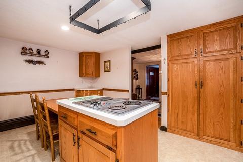 17 Oak St, Raynham, MA 02767 photo 8