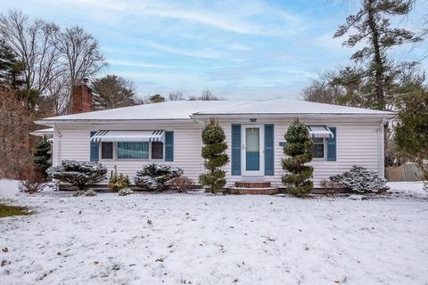 17 Oak St, Raynham, MA 02767 photo 1
