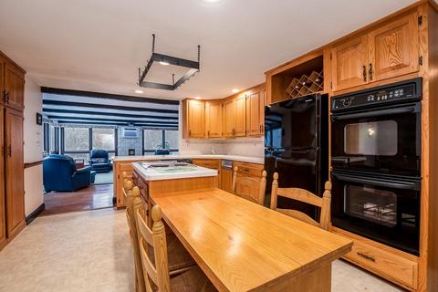 17 Oak St, Raynham, MA 02767 photo 6