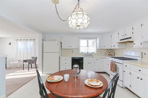 1 Brooks Ln, Gloucester, MA 01930 photo 4