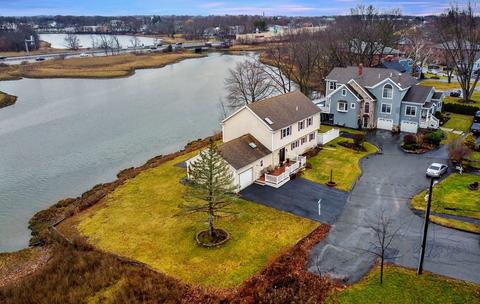 9 Riverbank Ave, Danvers, MA 01923 photo 3