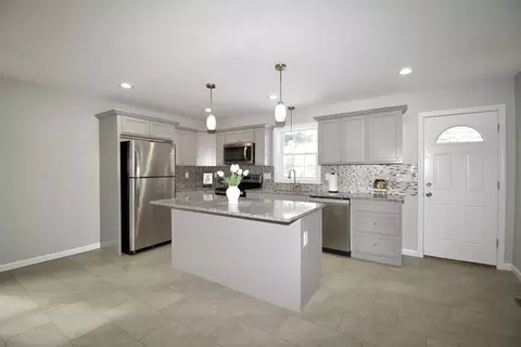80 Wrentham Rd, Springfield, MA 01119 photo 4