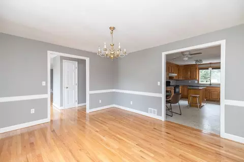 760 Plumtree Rd, Springfield, MA 01118 photo 11