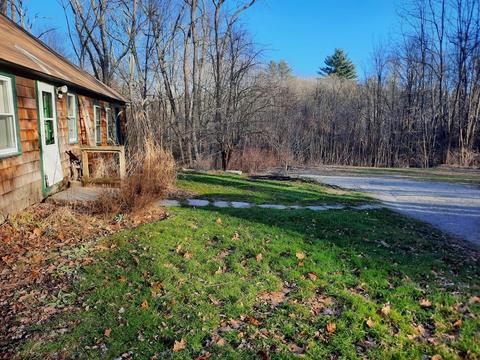 83 Barnett Rd, Sutton, MA 01590 photo 2