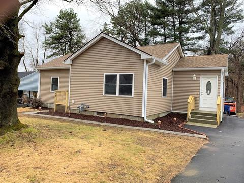 98 Gatewood Rd, Springfield, MA 01119 photo 2