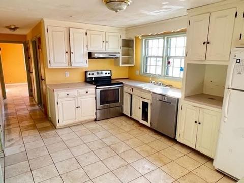 116 North St, Danvers, MA 01923 photo 3