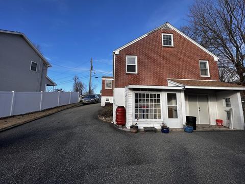 89 Agnes St, Springfield, MA 01118 photo 3