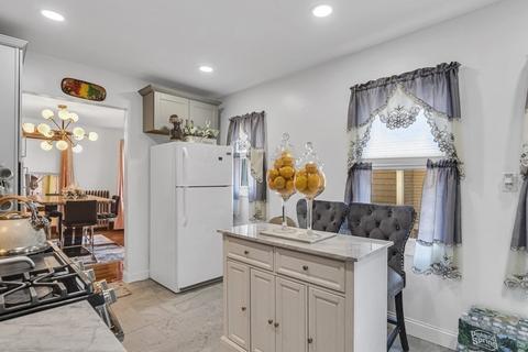 72-74 Kenyon St, Springfield, MA 01109 photo 4