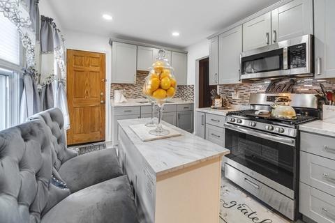 72-74 Kenyon St, Springfield, MA 01109 photo 5
