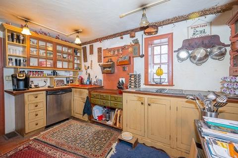 8 Old Common Rd, Sutton, MA 01590 photo 3