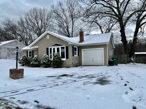 367 Irene St, Chicopee, MA 01020 photo 2