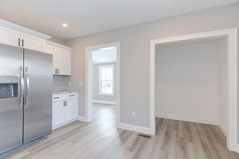 3 E Burnside Ave, Lowell, MA 01850 photo 4