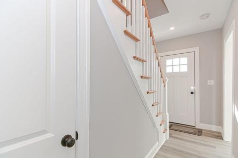 3 E Burnside Ave, Lowell, MA 01850 photo 15