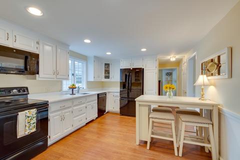 64 Grosvenor, Needham, MA 02492 photo 15