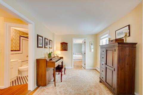 64 Grosvenor, Needham, MA 02492 photo 7