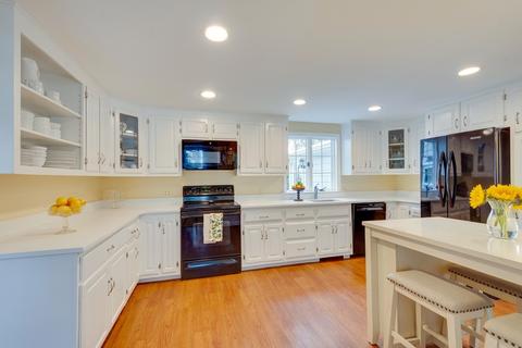 64 Grosvenor, Needham, MA 02492 photo 14