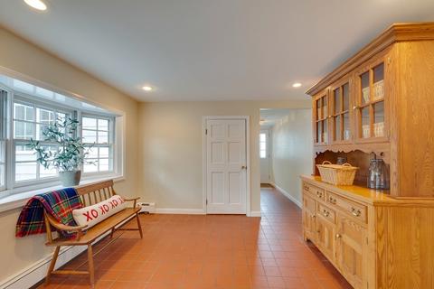 64 Grosvenor, Needham, MA 02492 photo 16
