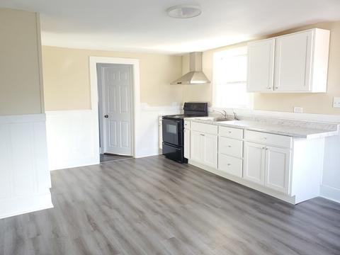 95 Maple St, Ware, MA 01082 photo 2